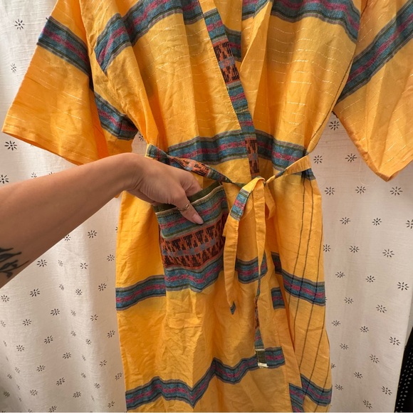 Yellow Shimmer Robe - Picture 3 of 5